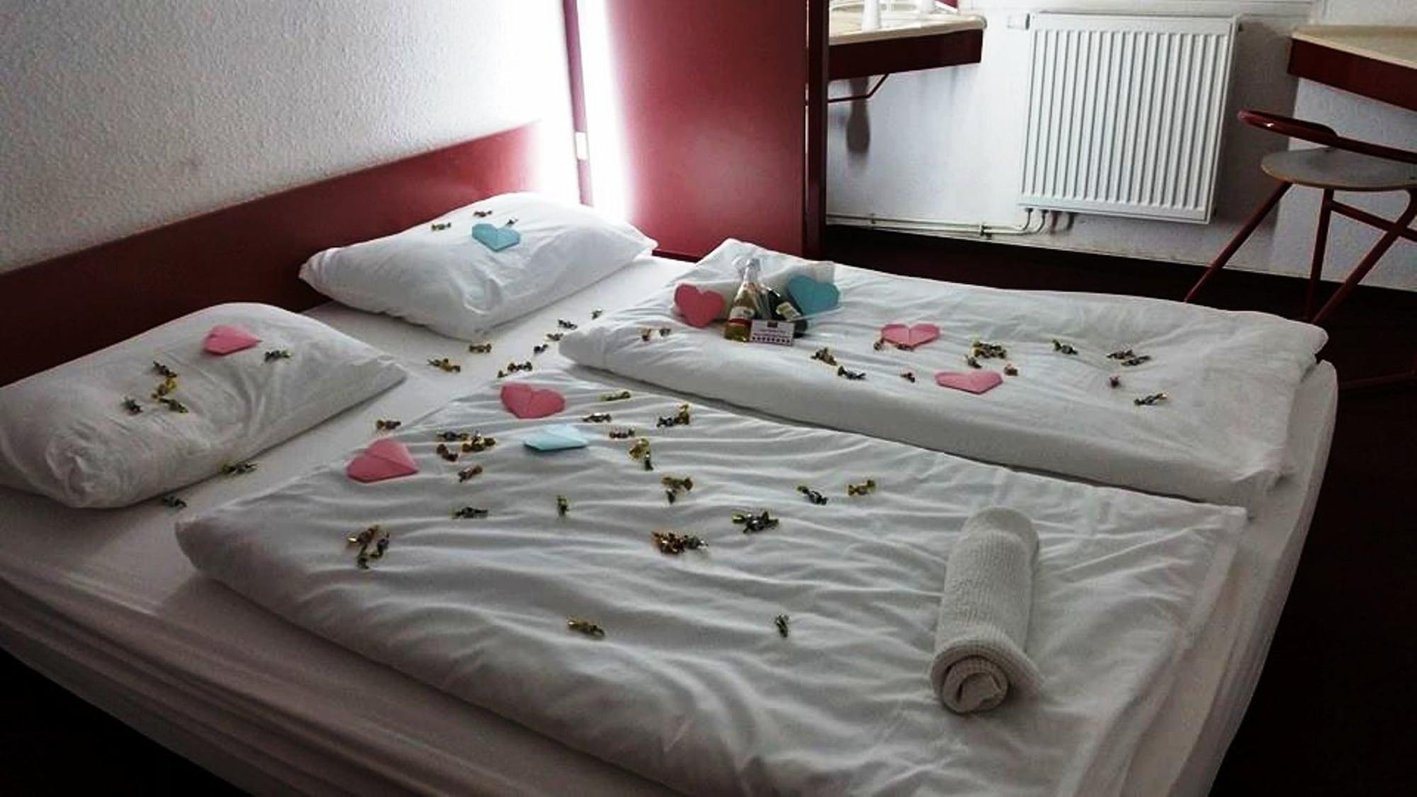 Drive Inn Hotel โตโรกบาลินท์ ภายนอก รูปภาพ